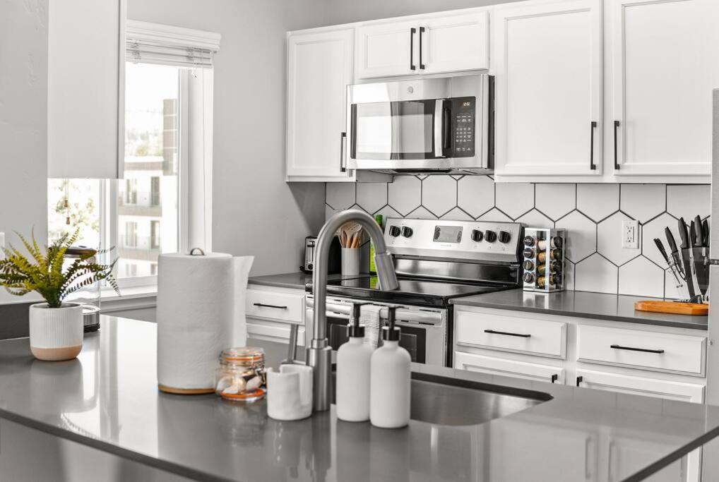 Appartamento Charming Downtown Getaway Salt Lake City Esterno foto