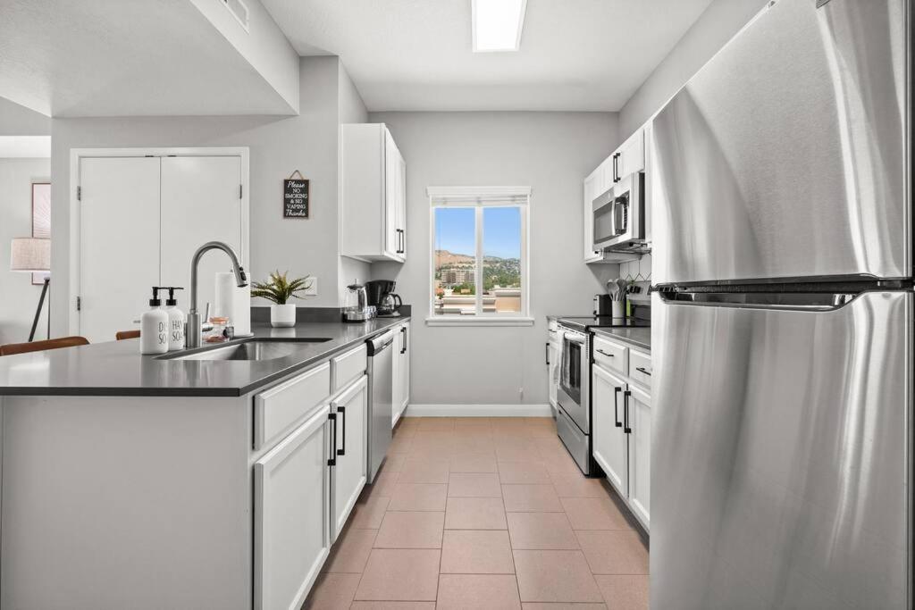 Appartamento Charming Downtown Getaway Salt Lake City Esterno foto