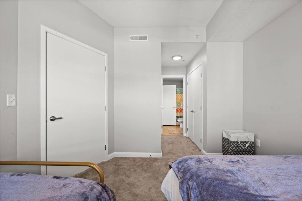 Appartamento Charming Downtown Getaway Salt Lake City Esterno foto