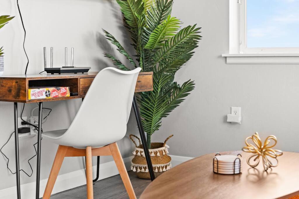 Appartamento Charming Downtown Getaway Salt Lake City Esterno foto