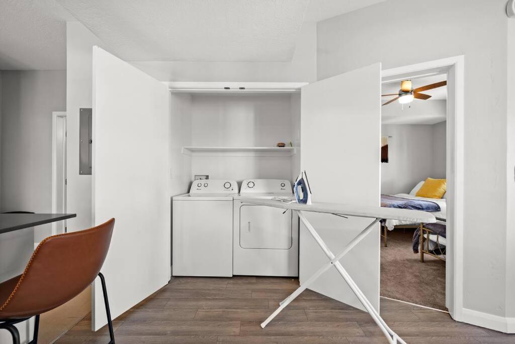 Appartamento Charming Downtown Getaway Salt Lake City Esterno foto